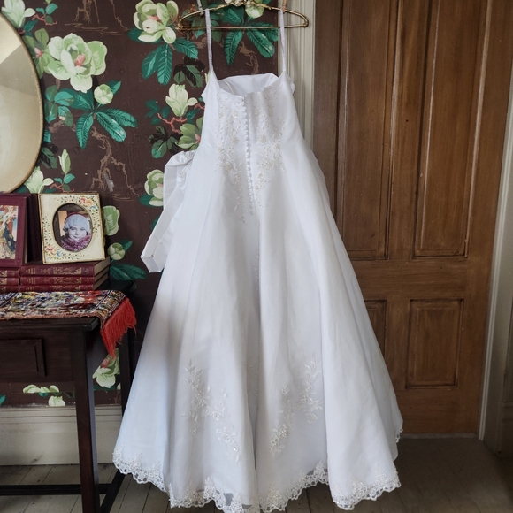 Mary’s Bridal Strapless Embroidered Wedding Gown Size 12, Ivory Lace & Tulle - Picture 11 of 16